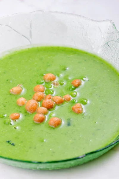 Sopa Ervilhas Verdes Com Ervilhas Fritas — Fotografia de Stock