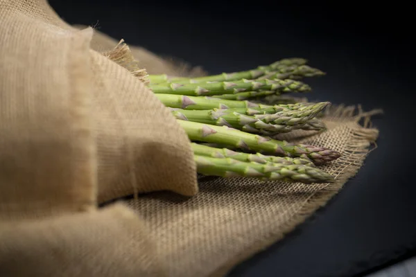 Natura Morta Con Asparagi Verdi Freschi — Foto Stock