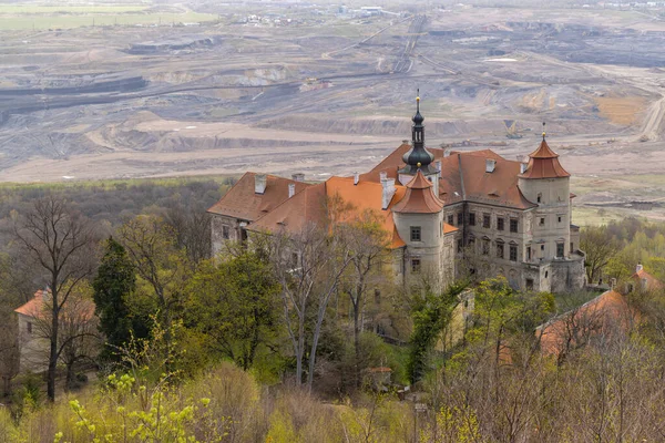 Castillo Jezeri Con Una Mina Carbón Bohemia Del Norte República —  Fotos de Stock