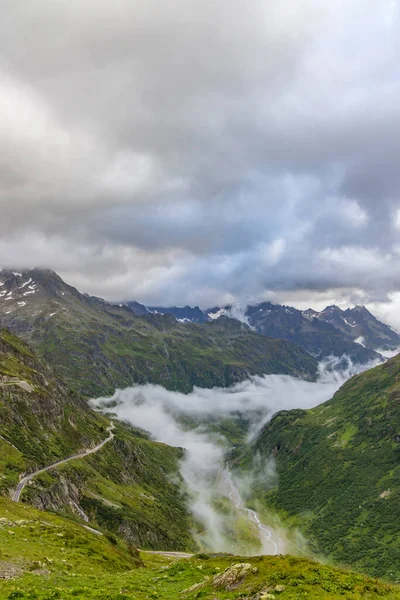 Типичный Альпийский Пейзаж Швейцарских Альп Вблизи Сустенштрассе Урнерские Альпы Кантон — стоковое фото