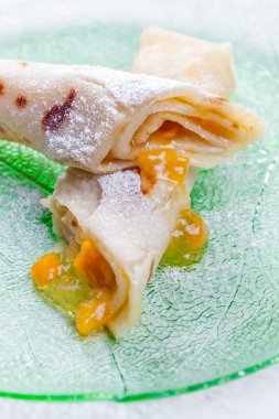 kayısı reçeli krep.