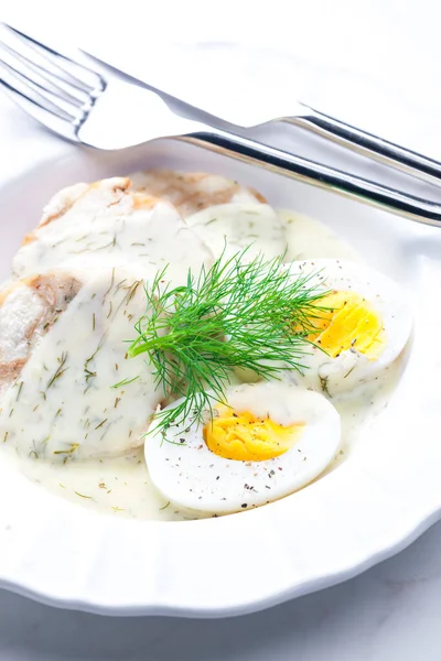 Salsa Eneldo Con Albóndigas Huevos Cocidos — Foto de Stock