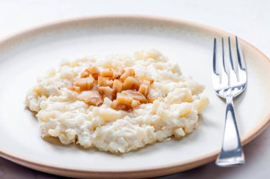 Halusky denilen tipik Slovakya yemekleri