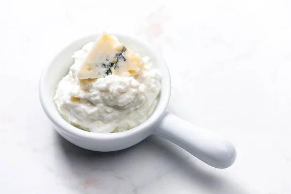 Mavi Peynir Sosuyla Dolu Bir Hayat — Stok fotoğraf