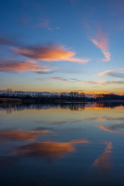 チェコ共和国南ボヘミアのレザビネツ池 — ストック写真