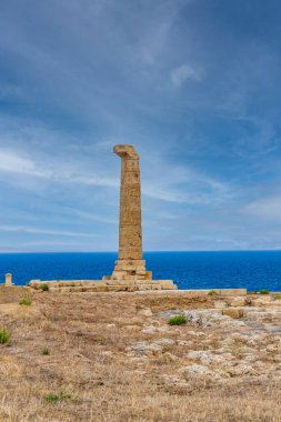 Capo Colonna, Crotone, Calabria, İtalya yakınlarındaki Hera Lacinia Tapınağı.