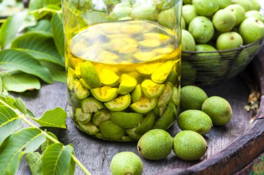 Ceviz likörünün durgun yaşamı