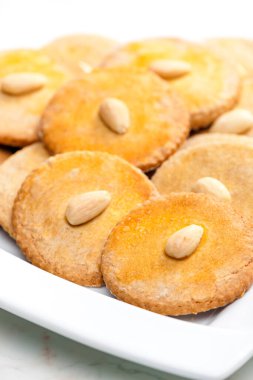 Badem büfesinin natürmort hayatı