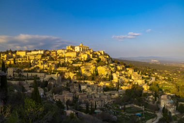 Provence, Luberon, Vaucluse, Fransa 'daki Gordes küçük ortaçağ kasabası