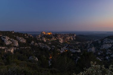 Ortaçağ şatosu ve köyü, Les Baux-de-Provence, Alpilles dağları, Provence, Fransa