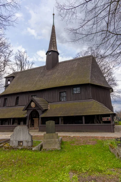 捷克共和国东波希米亚Broumov的旧木制教堂 — 图库照片