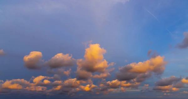 Céu Bonito Com Nuvem Antes Pôr Sol — Fotografia de Stock