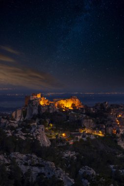 Ortaçağ şatosu ve köyü, Les Baux-de-Provence, Alpilles dağları, Provence, Fransa