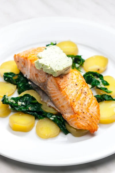 Baked Salmon Spinach Leaves Potatoes — Foto Stock