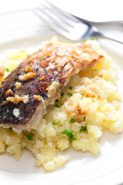 Grilled Carp Garlic Served Mashed Potatoes — Zdjęcie stockowe