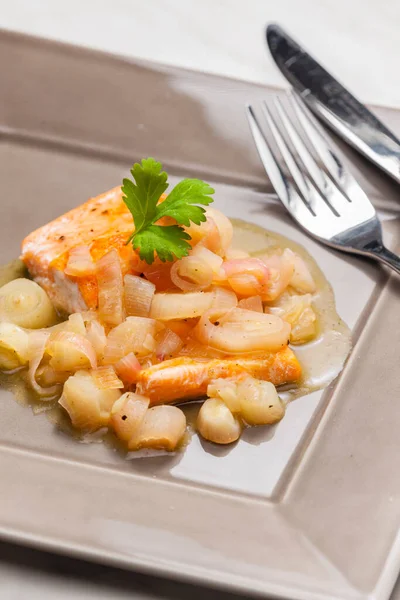 Salmon Fillet Shallot Sauce — Stock Photo, Image