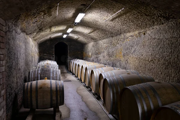 Caves Vinho Com Barris Vinho Tradicional Chamado Bikaver Perto Eger — Fotografia de Stock