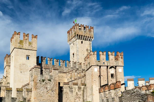 Замок Фамионе Озеро Гарда Регион Ломбардия Италия — стоковое фото