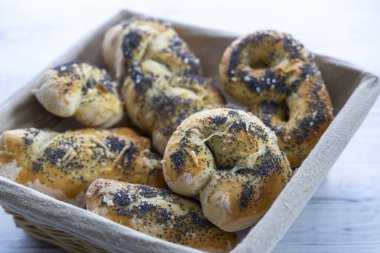 Hala ev yapımı çörekler ve ekmekler.