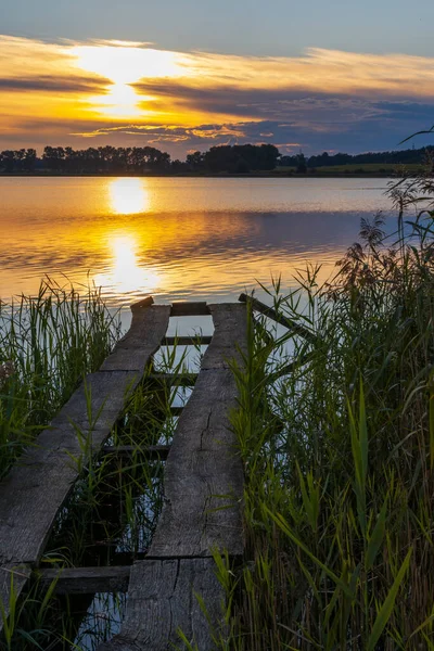 チェコ共和国南ボヘミアの自然保護区レザビネツの夕日 — ストック写真