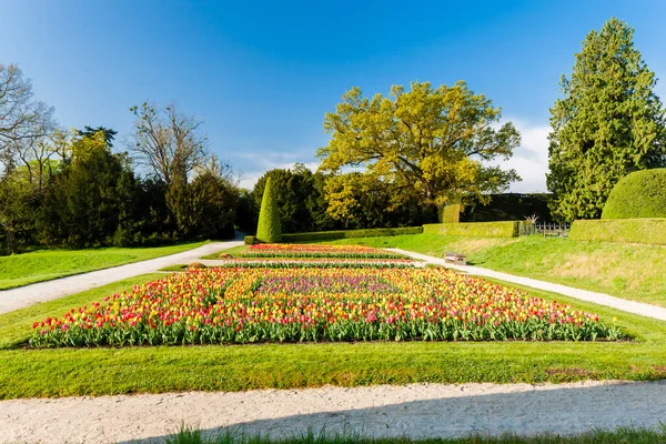 Сад Палацу Ледніце Чехія — стокове фото