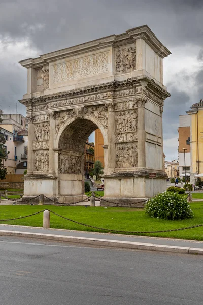 Arch Trajan Ősi Római Diadalív Benevento Campania Olaszország — Stock Fotó