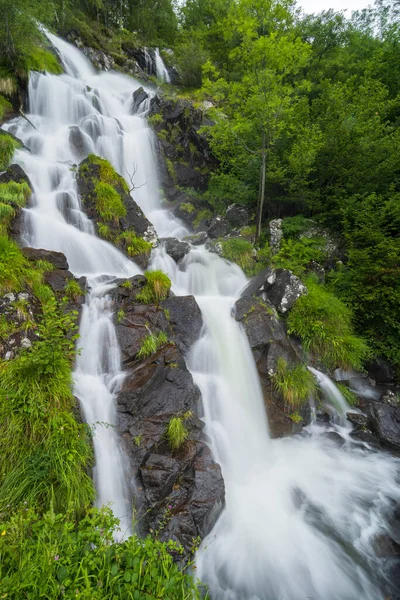 Wodospad Val Sos Suc Sentenac Pireneje Francja — Zdjęcie stockowe