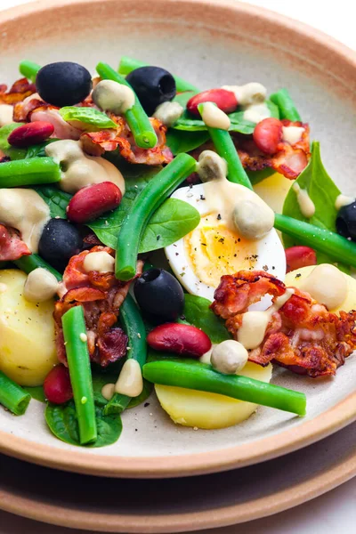 Salad Green Red Beans Black Olives Spinach Boiled Egg Bacon — Stock Photo, Image