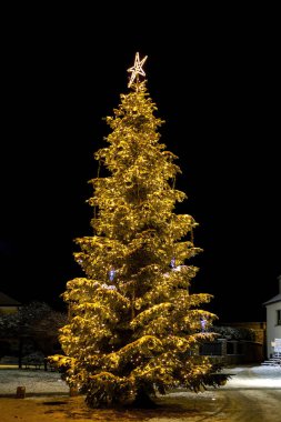 Çek Cumhuriyeti, Mesto nad Metuji meydanındaki Noel ağacı