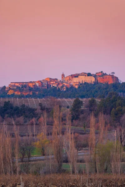 Paesaggio Con Storico Villaggio Ocra Roussillon Provenza Luberon Vaucluse Francia — Foto Stock