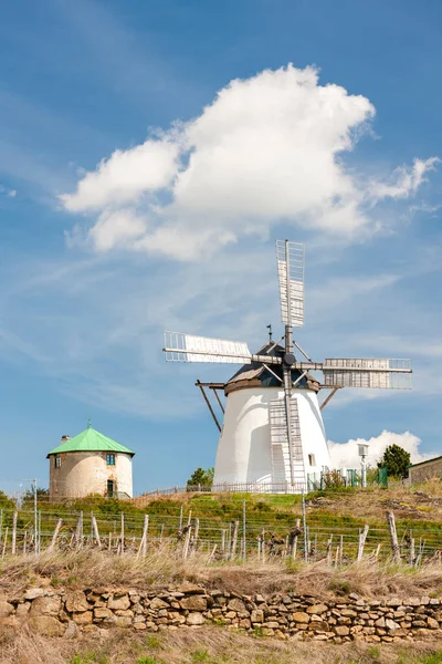 Molino Viento Con Viñedo Retz Baja Austria Austria —  Fotos de Stock