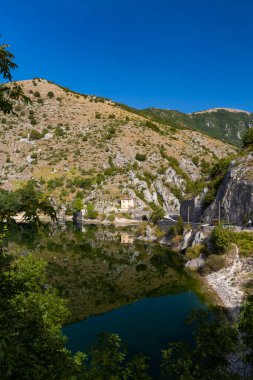 San Domenico Gölü ile Eremo di San Domenico Scanno yakınlarında, L 'Aquila, Abruzzo bölgesi, İtalya