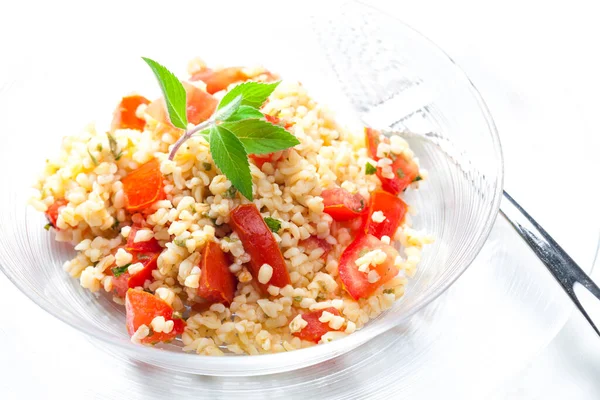 Salada Bulgur Com Tomate Hortelã — Fotografia de Stock