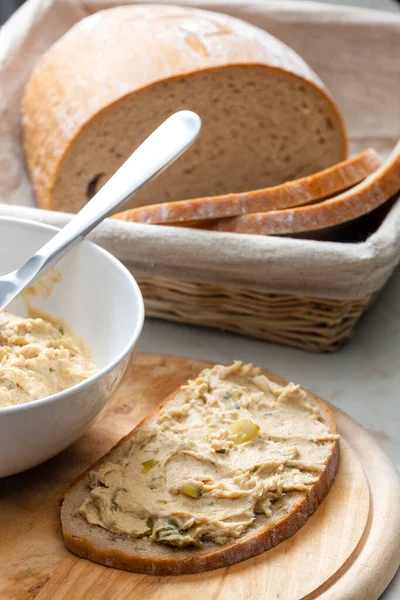 Cracklings Spread Pickled Cucumber Slice Bread — Foto Stock