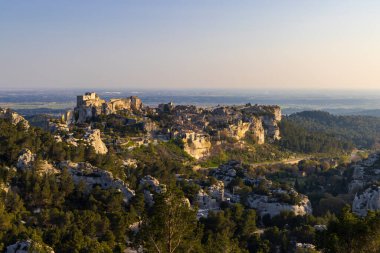 Ortaçağ şatosu ve köyü, Les Baux-de-Provence, Alpilles dağları, Provence, Fransa