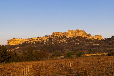 Ortaçağ şatosu ve köyü, Les Baux-de-Provence, Alpilles dağları, Provence, Fransa