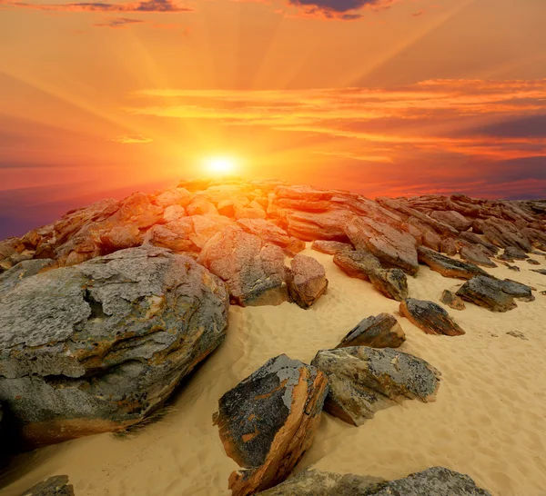 Piedras desierto al atardecer — Foto de Stock