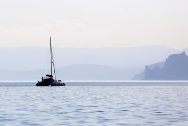 deniz üzerinde tekne