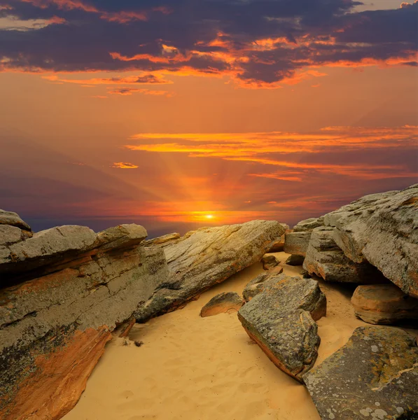 Pietre deserto al tramonto — Foto Stock