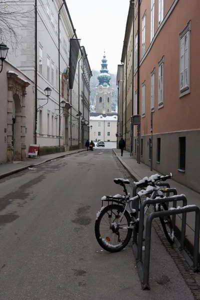 ザルツブルクで単独で自転車 — ストック写真