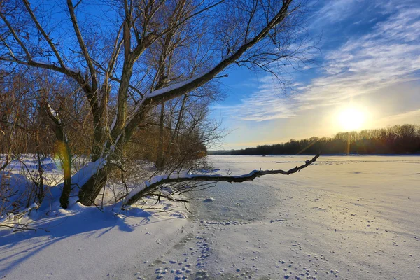 Kış sahne Nehri üzerinde — Stok fotoğraf