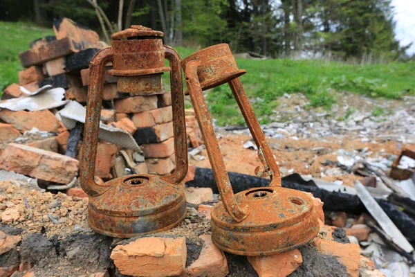 Två gamla olja lykta — Stockfoto