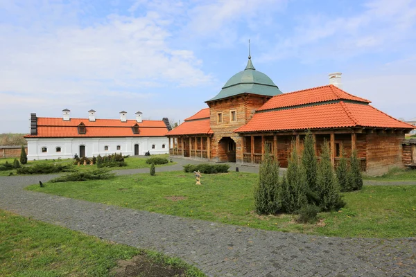 Ukrainische nationale historische und architektonische Komplex "Residenz — Stockfoto