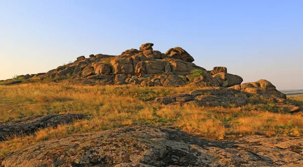 Gamla Stenar Kvällen Stäpp Famouse Sten Grav Plats Ukraina — Stockfoto