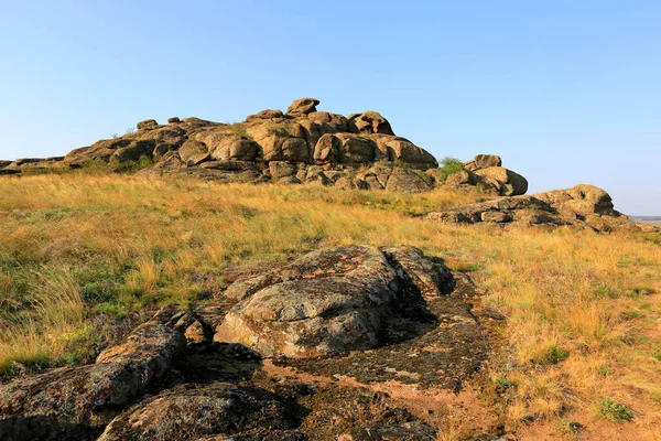 Herbstbänder Mit Alten Steinen Der Steppe — Stockfoto