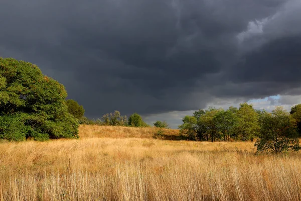 Nuvole Scure Prima Della Tempesta Steppa Ucraina — Foto Stock