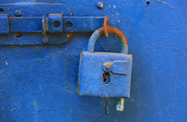 Old Padlock Blue Painted Door — Stok fotoğraf