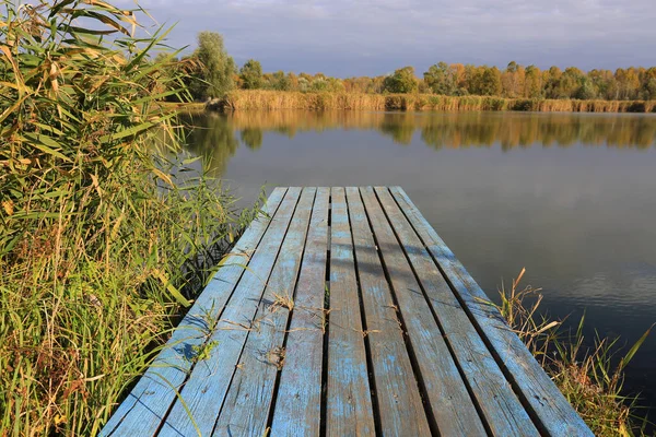 Wooden Fishing Bridge Autumn Lake — Stock Photo, Image