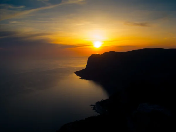 Puesta de sol en la costa del mar negro — Foto de Stock