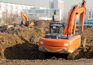 Ekskavatör çalışma